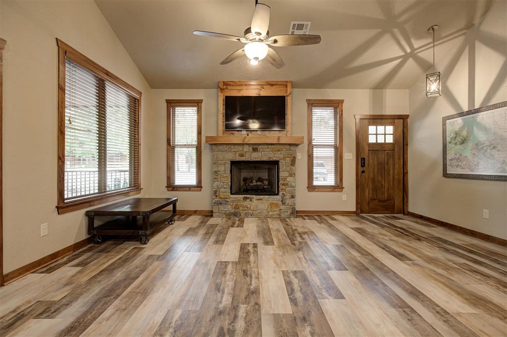 513 NW Eagles Landing Place