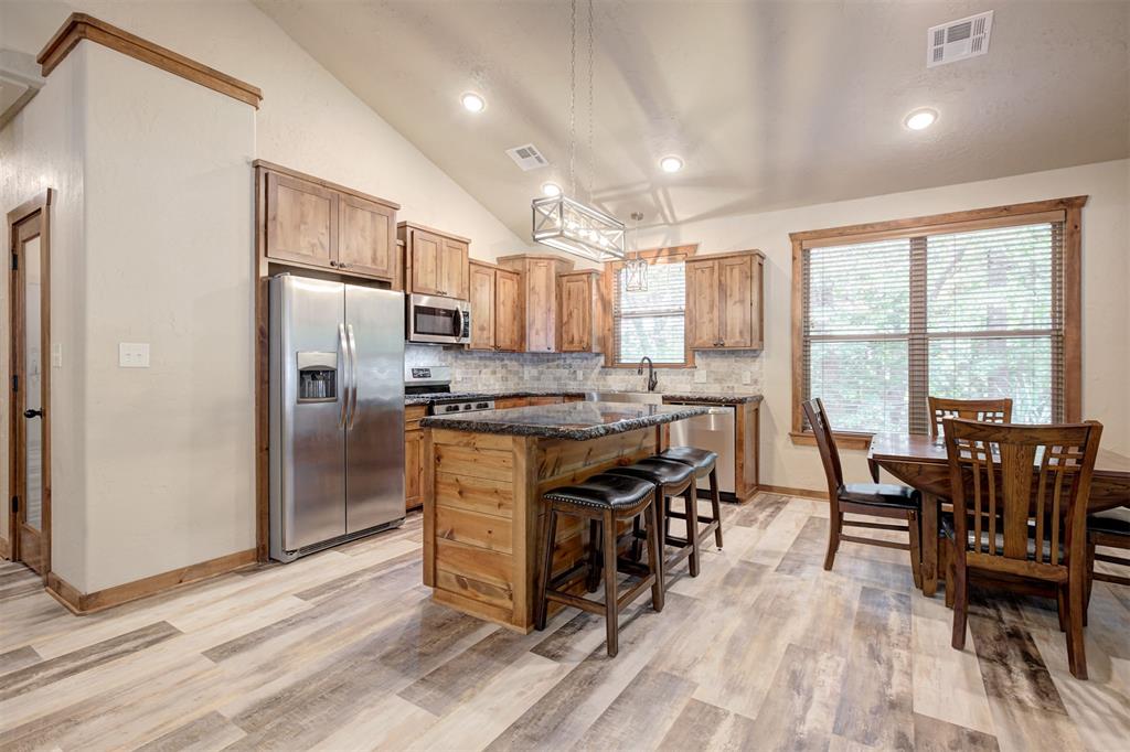 513 NW Eagles Landing Place