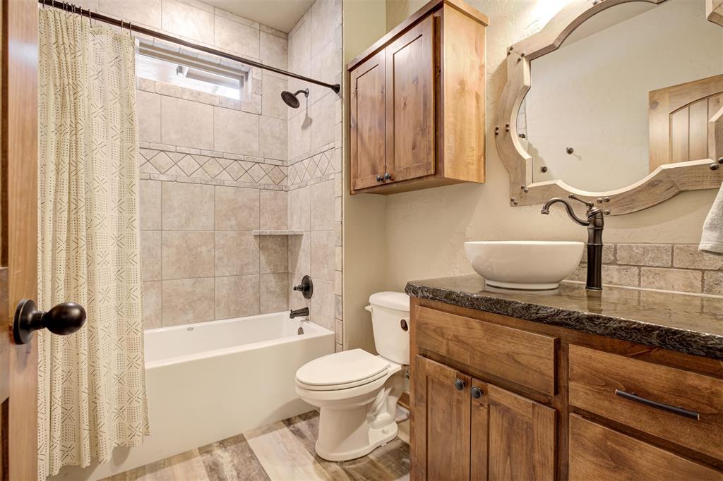 513 NW Eagles Landing Place