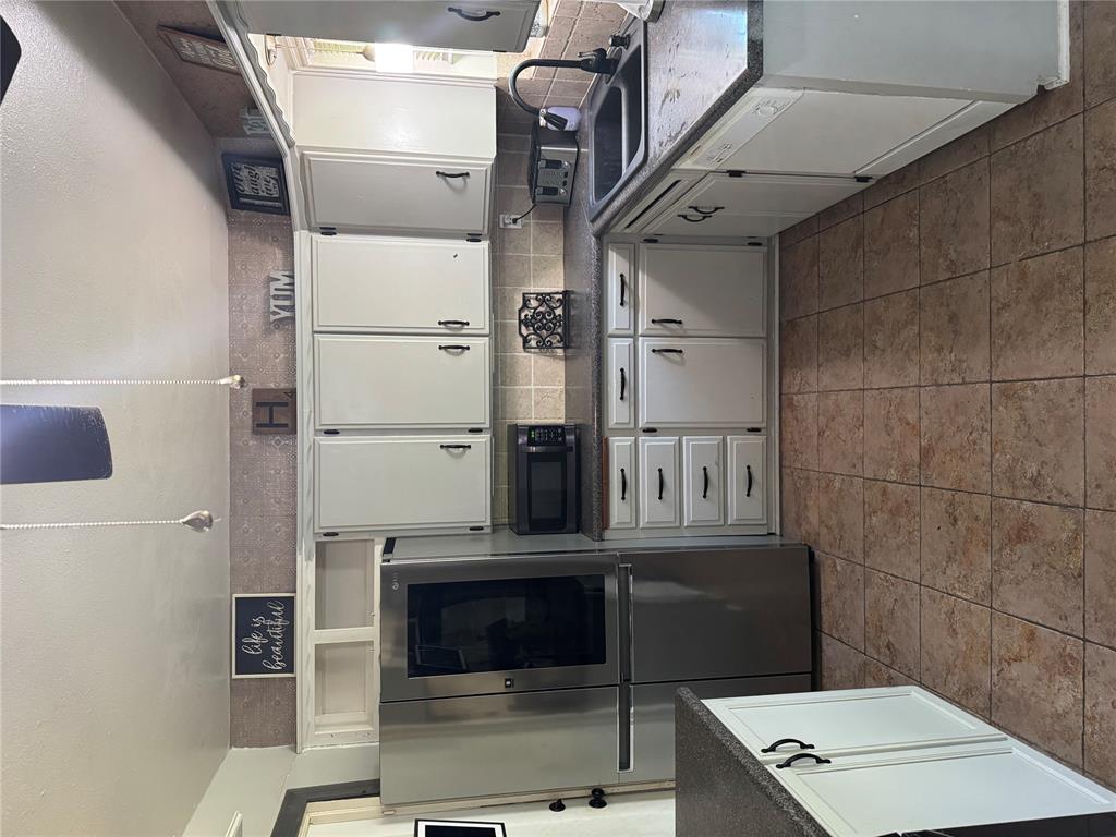 633 SW 1st Place