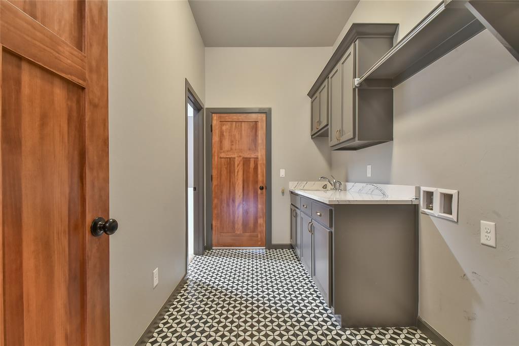 320 Maybury Drive