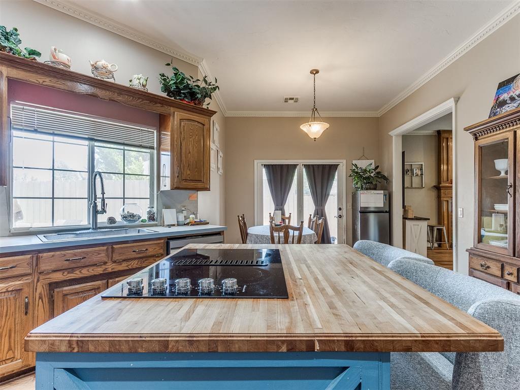 1305 SW 112th Place