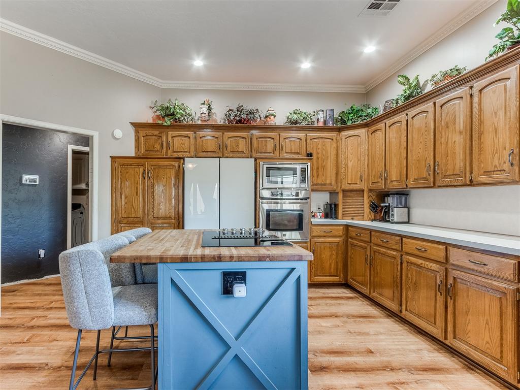 1305 SW 112th Place