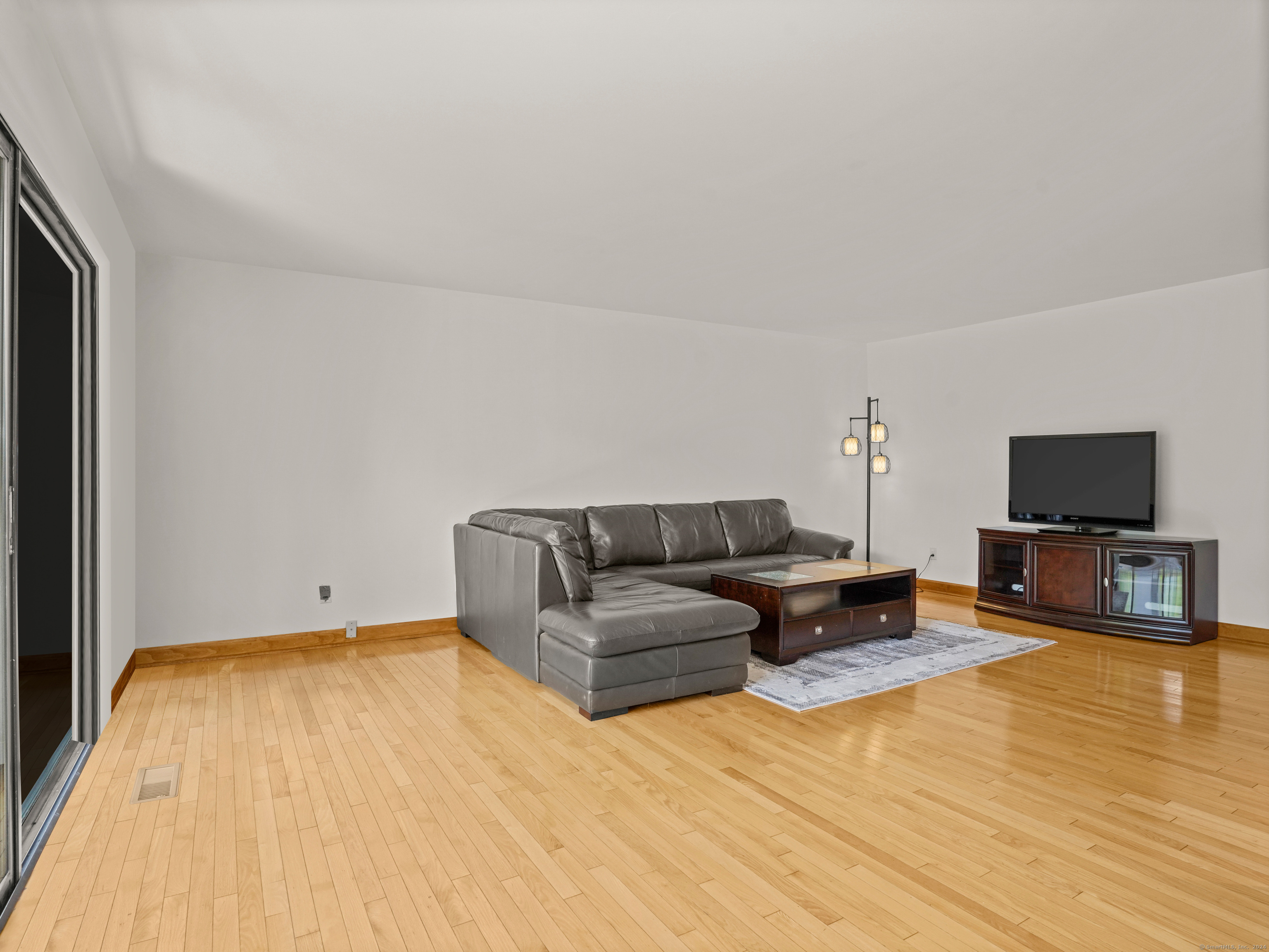 77 Courtland Avenue 5