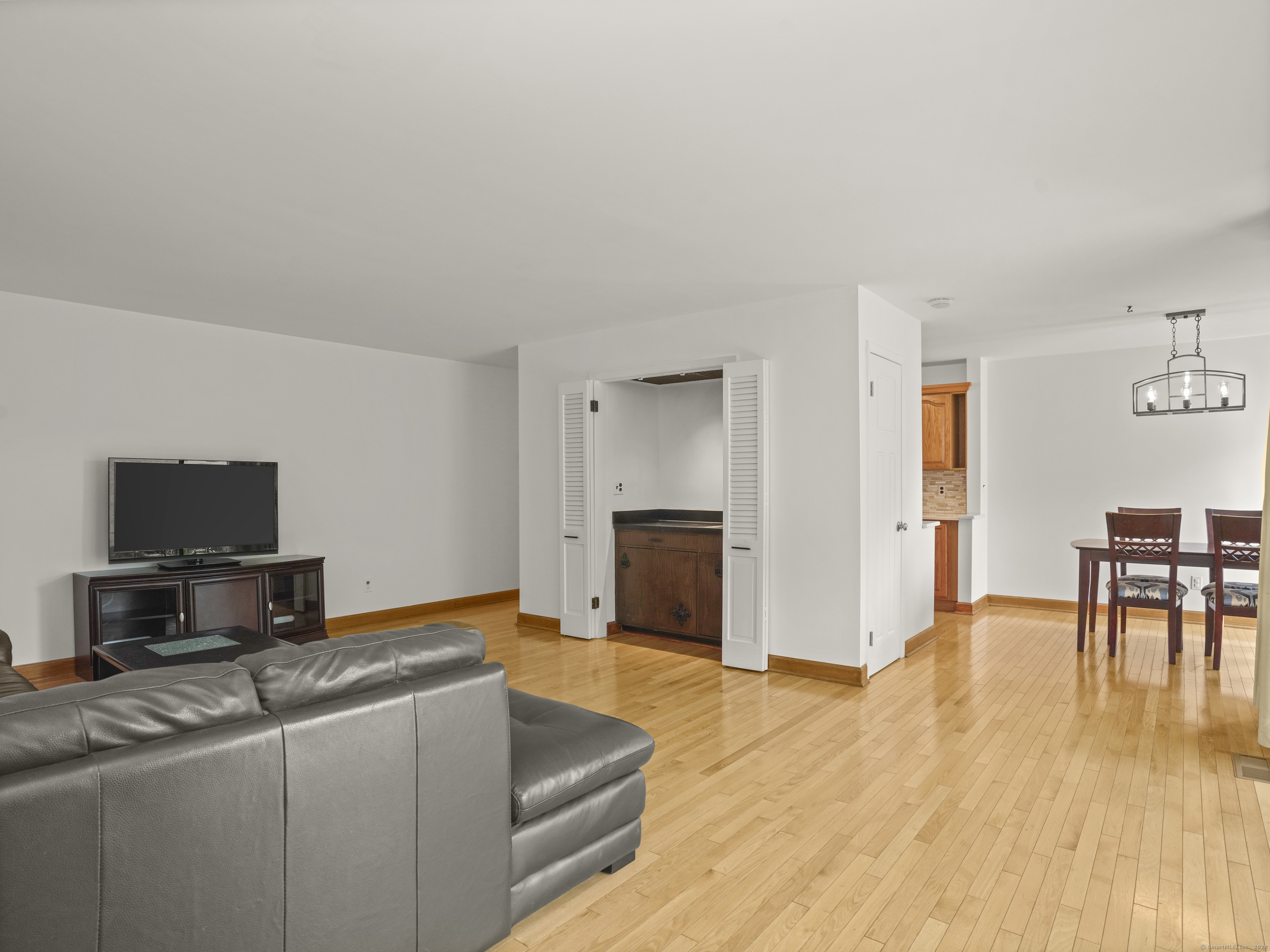 77 Courtland Avenue 5