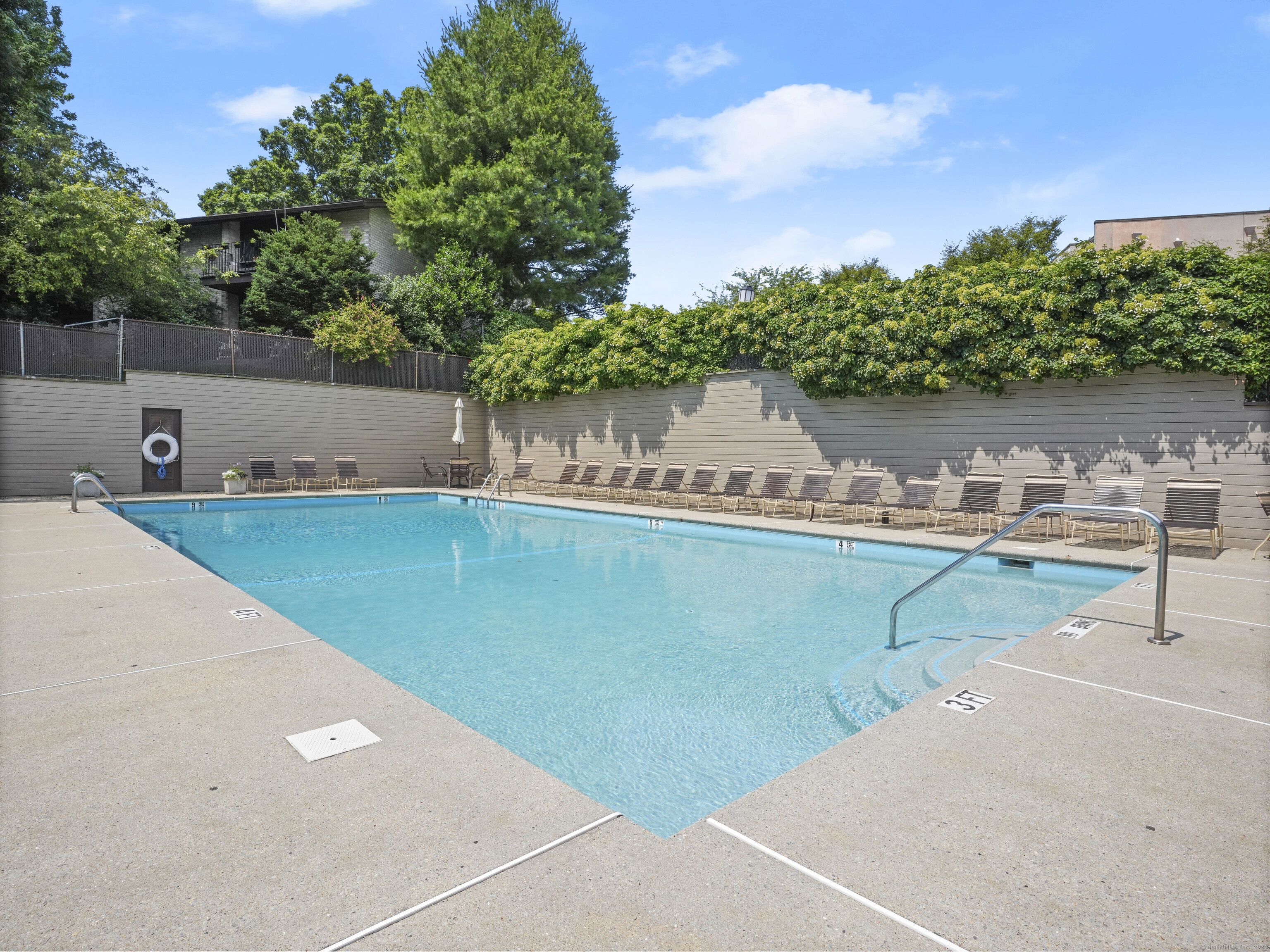 77 Courtland Avenue 5