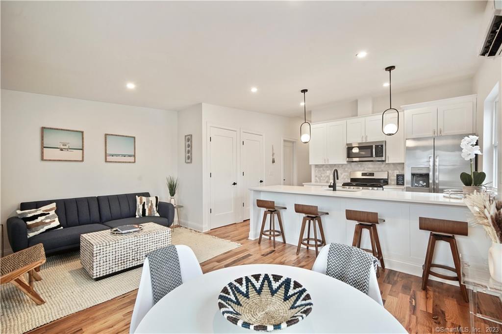 75 Henry Street 3West