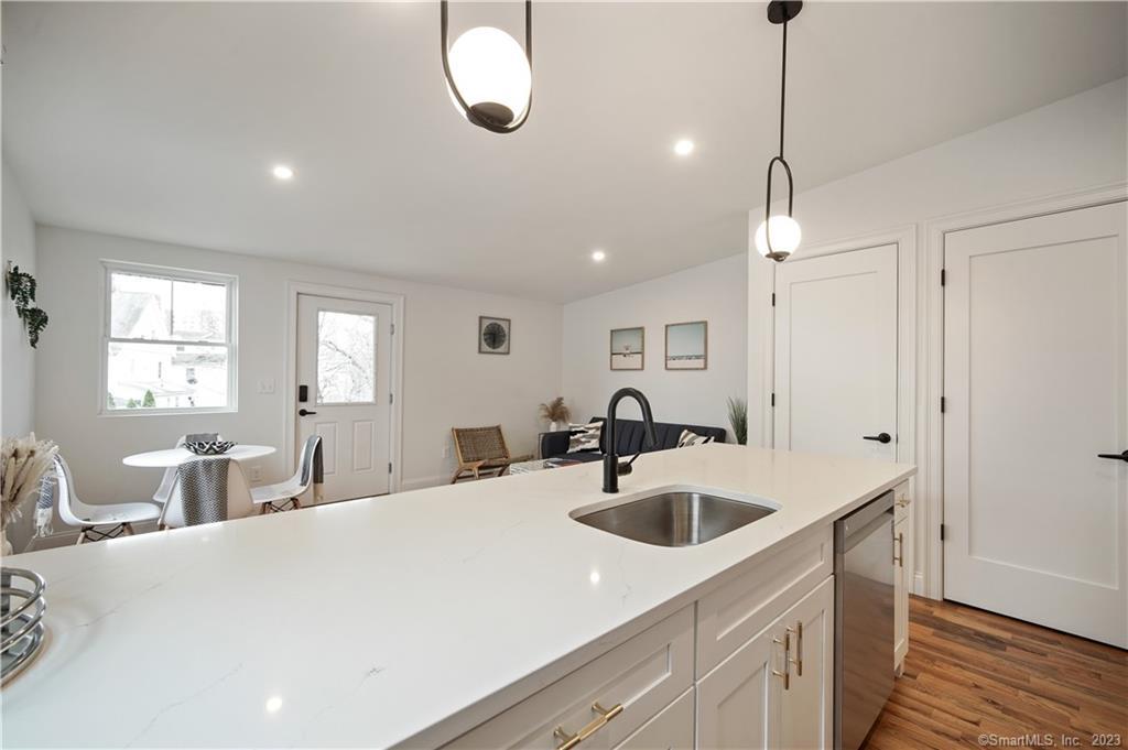 75 Henry Street 3West