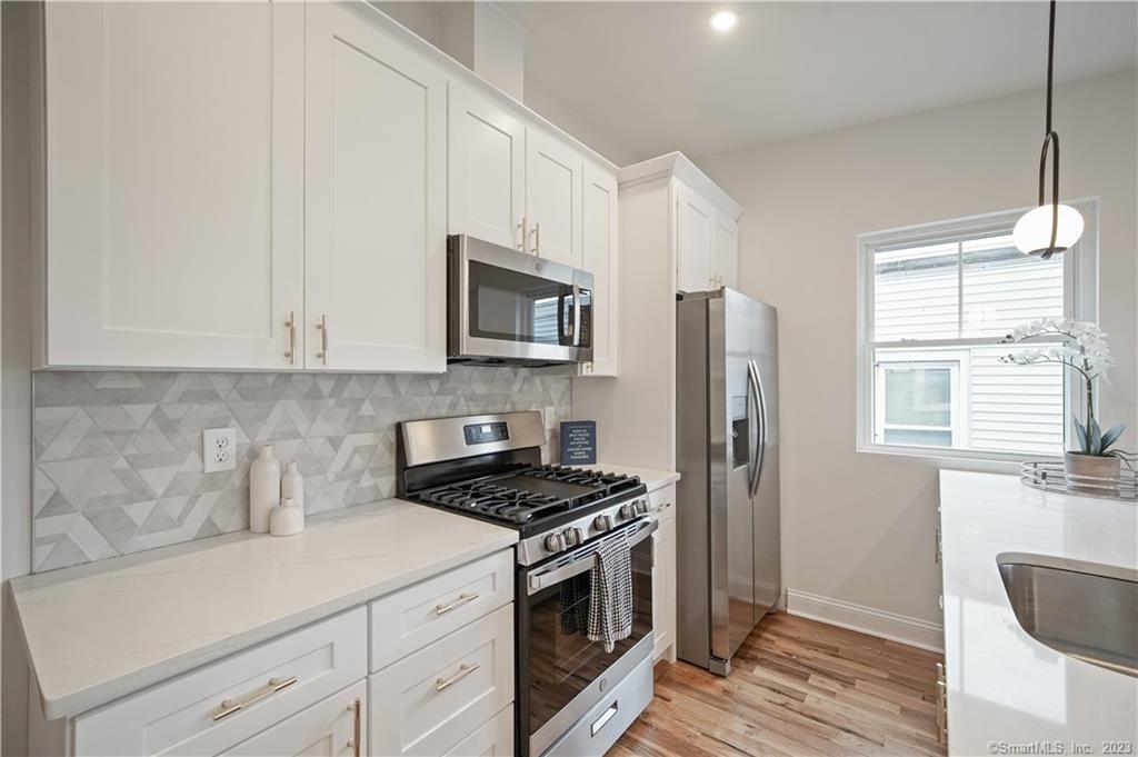 75 Henry Street 3West