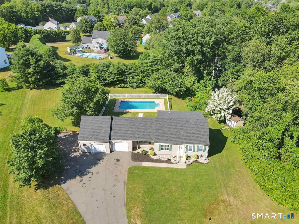 28 McNabola Lane