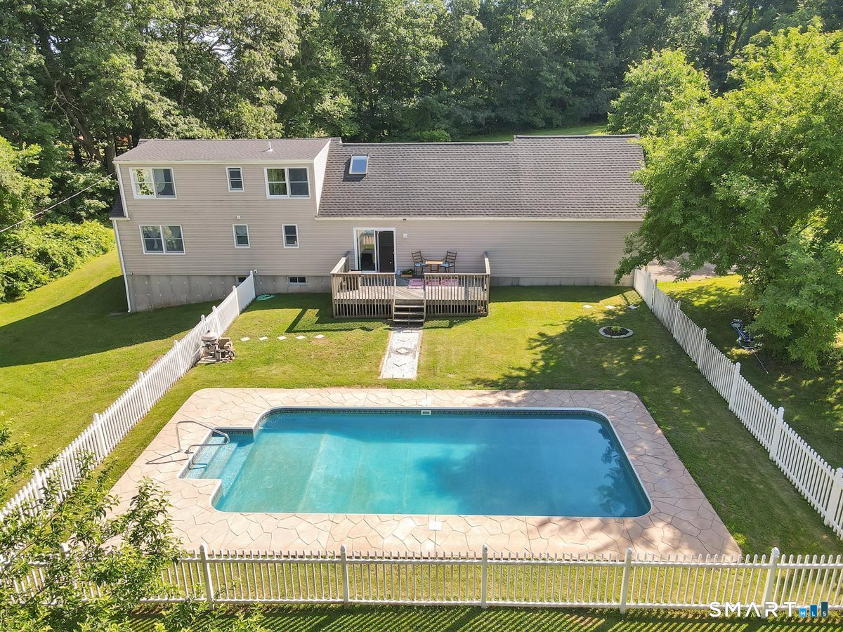 28 McNabola Lane