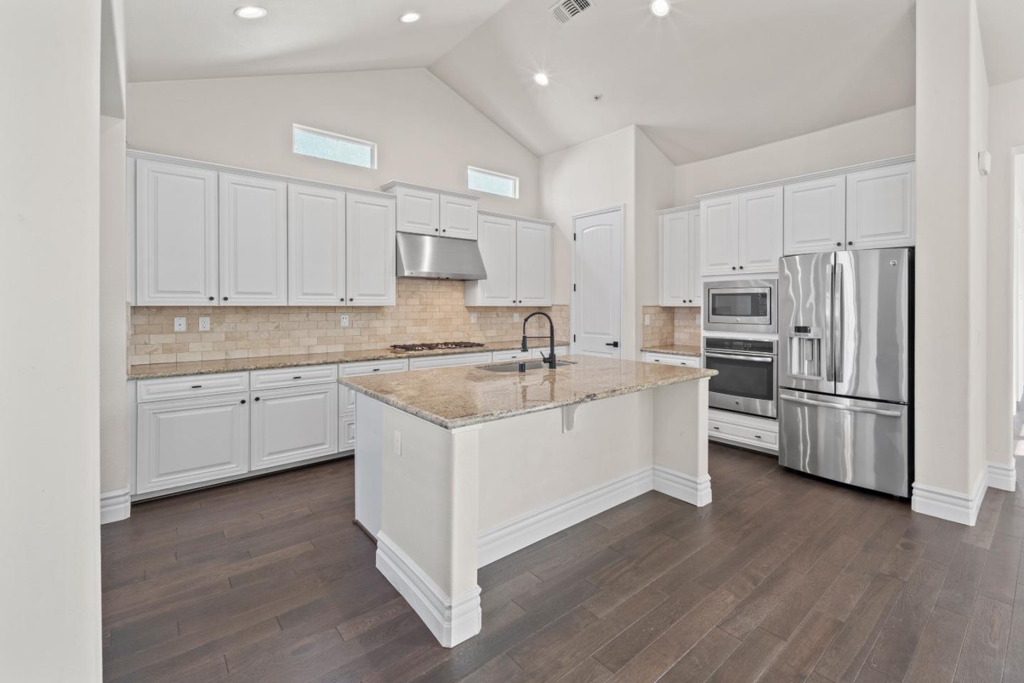 18402 Mcclellan CIR