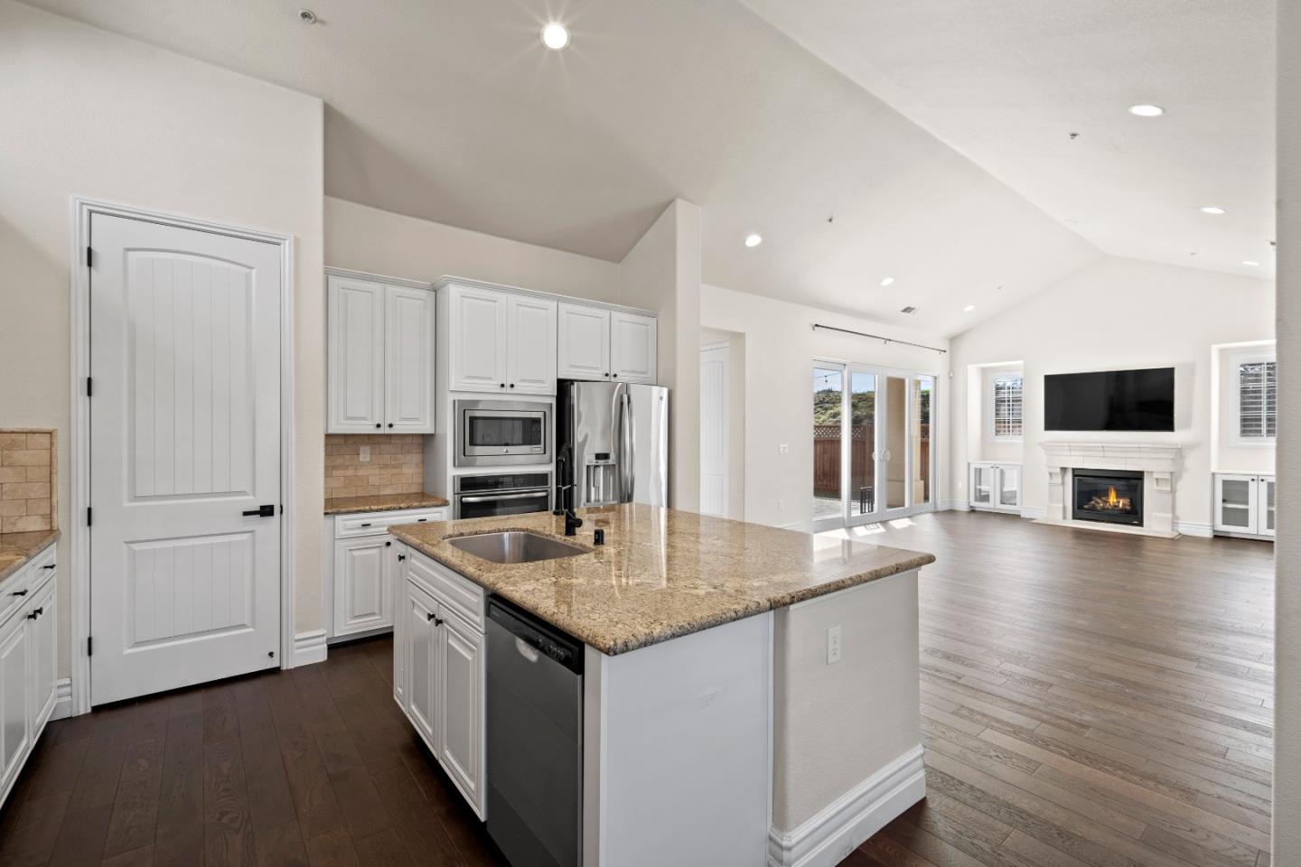 18402 Mcclellan CIR