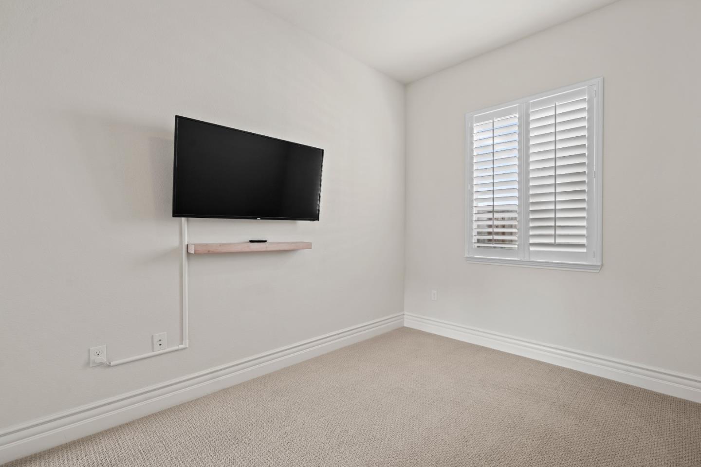18402 Mcclellan CIR