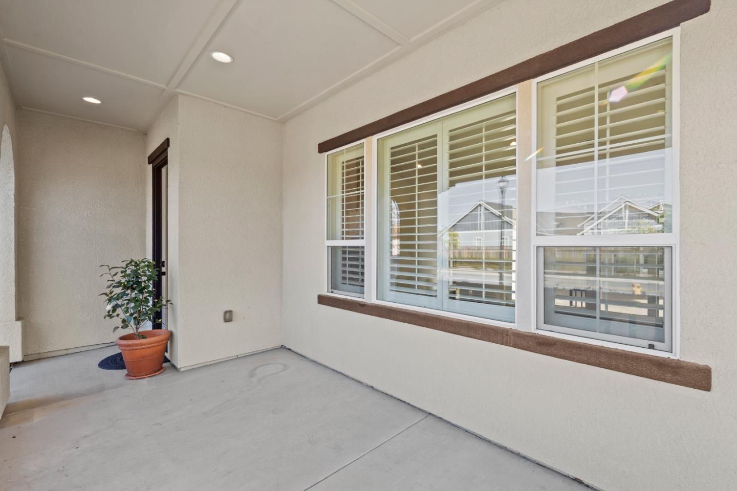 18402 Mcclellan CIR