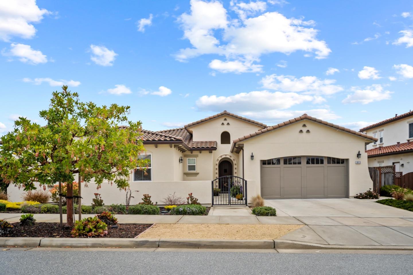 3019 Bluffs Drive