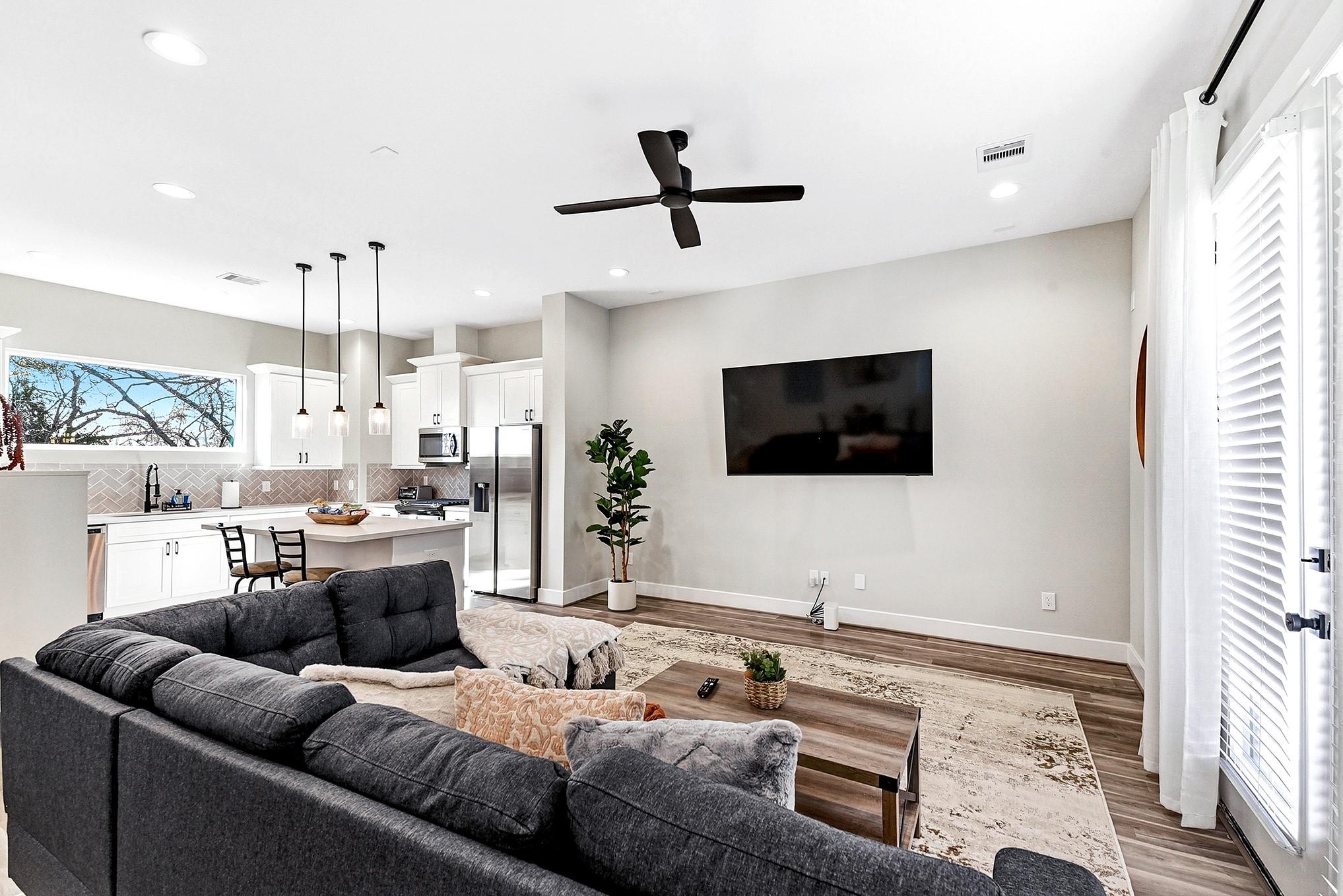 1329 Buescher Drive