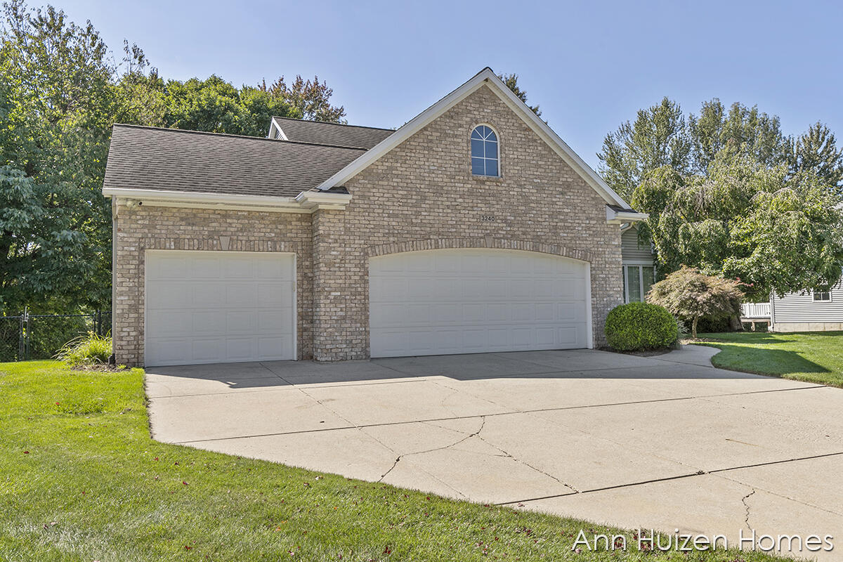 3240 Beckie Drive SW