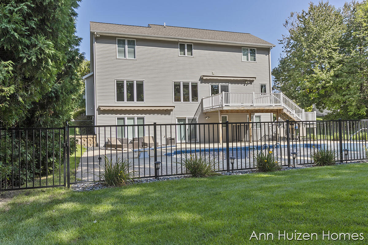 3240 Beckie Drive SW