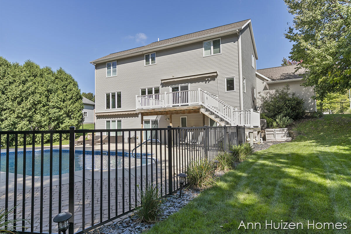 3240 Beckie Drive SW