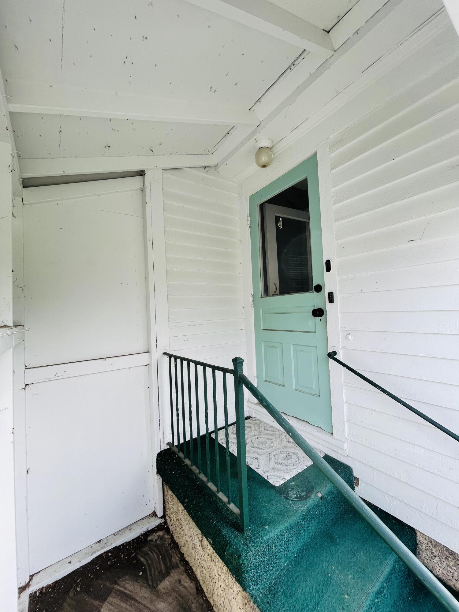 424 Lincoln Lake Avenue