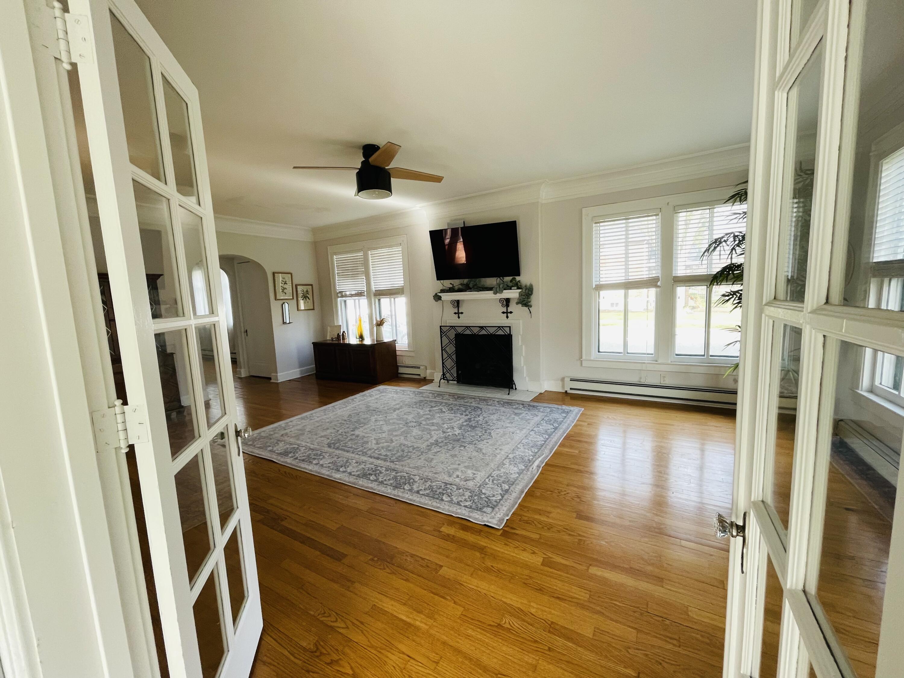 424 Lincoln Lake Avenue