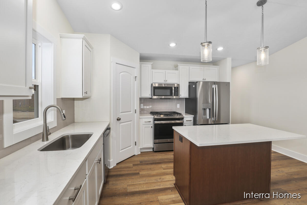3789 Highbury Drive, 5