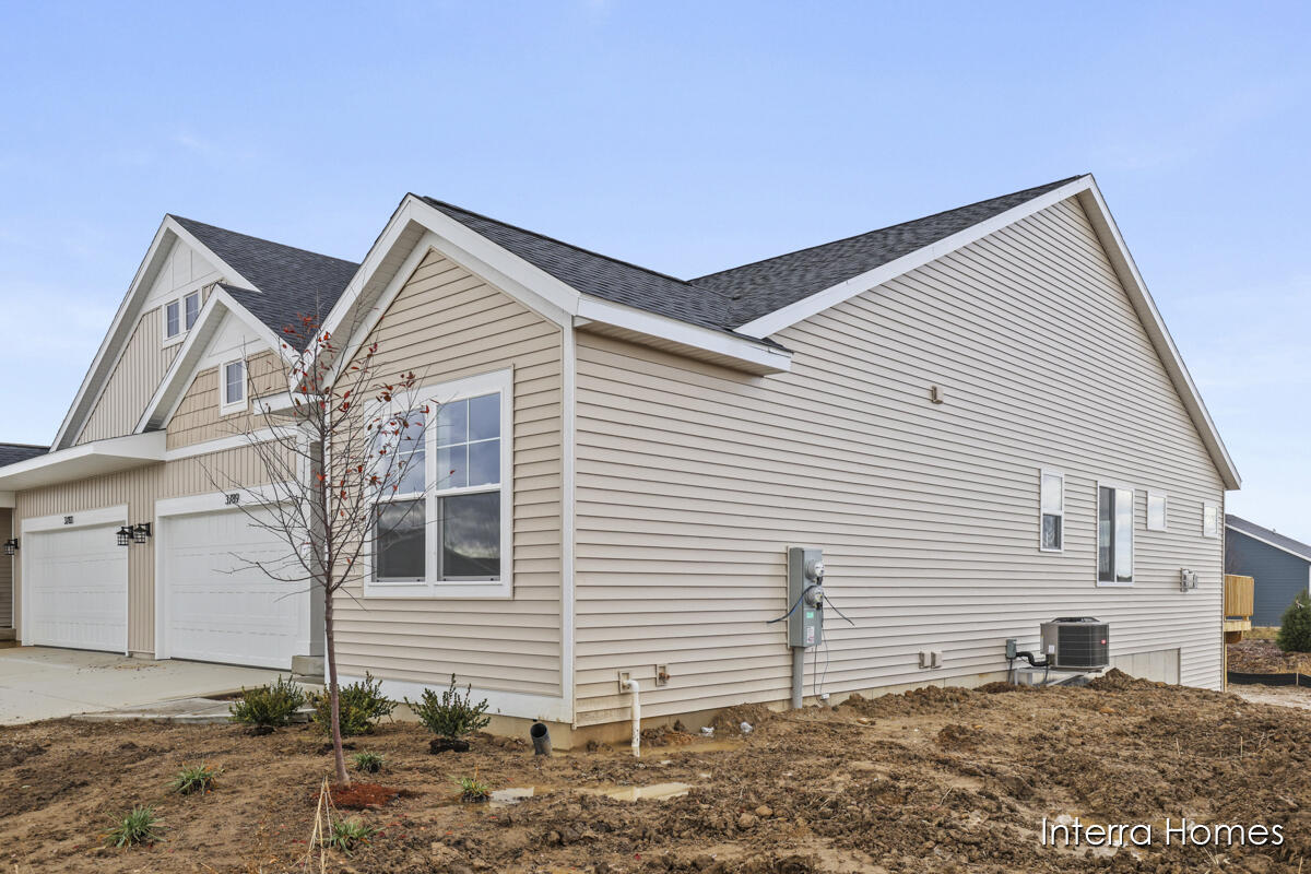 3789 Highbury Drive, 5