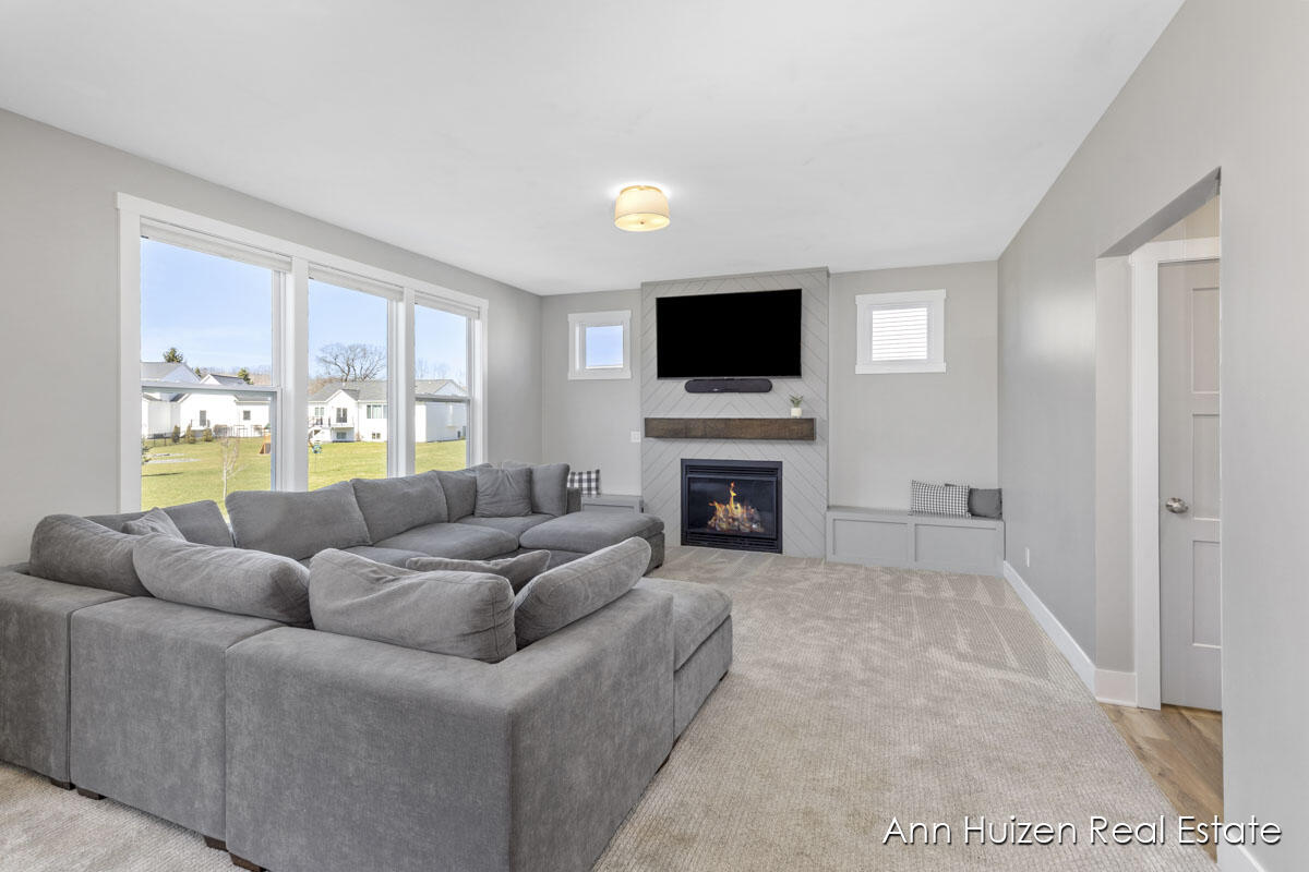 6841 Alward Drive