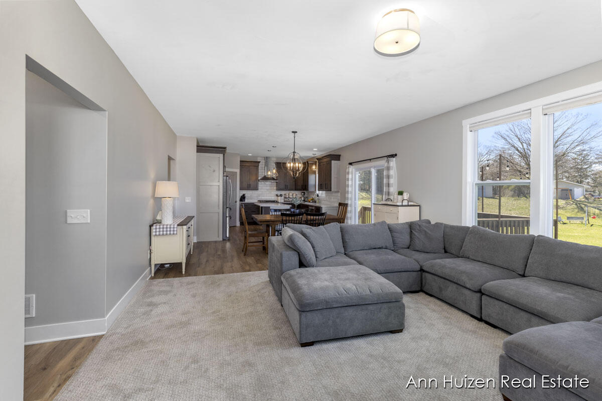 6841 Alward Drive