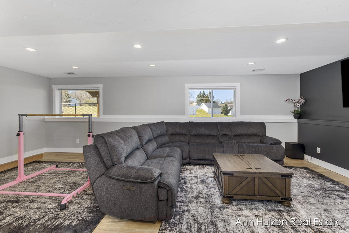 6841 Alward Drive