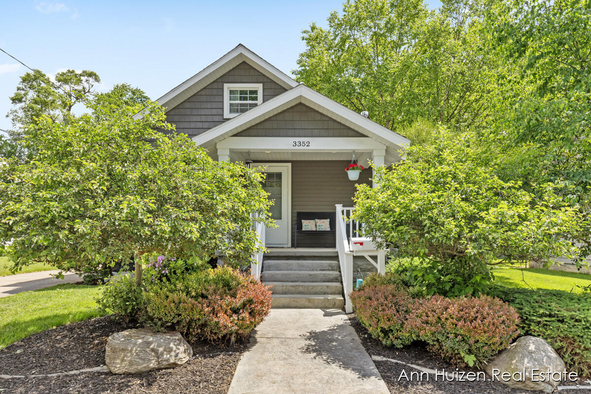 3352 Elwood Avenue SW