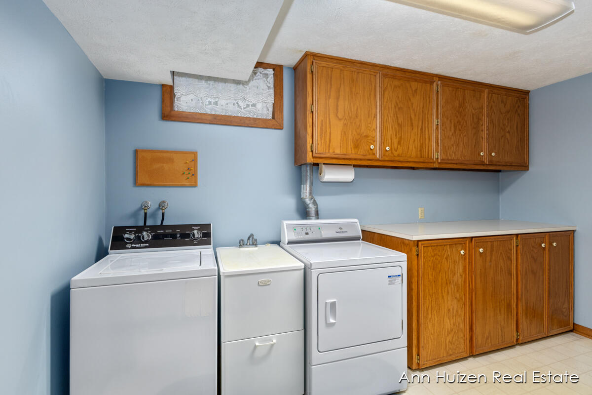 4310 Crest Creek Court SW