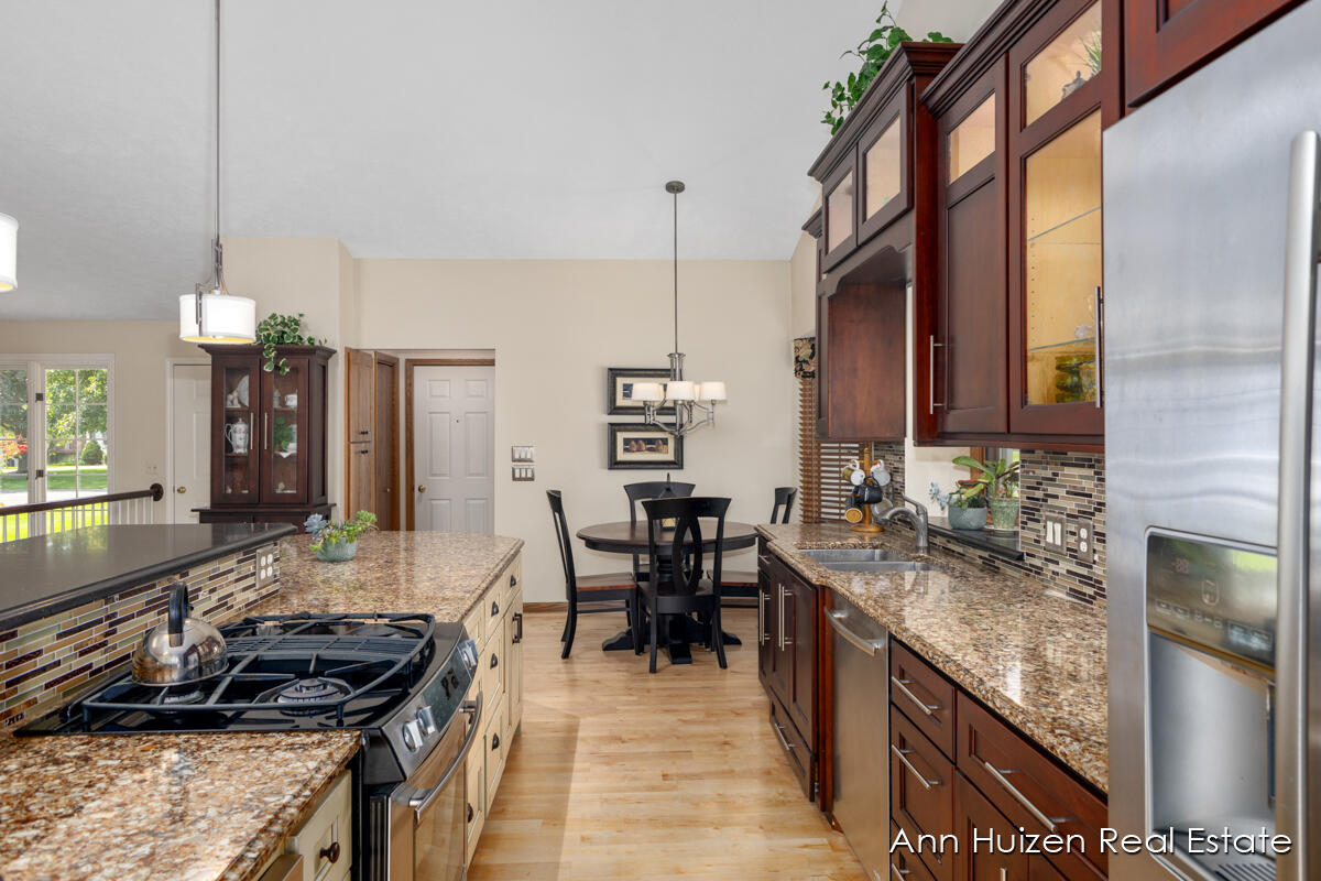 4310 Crest Creek Court SW
