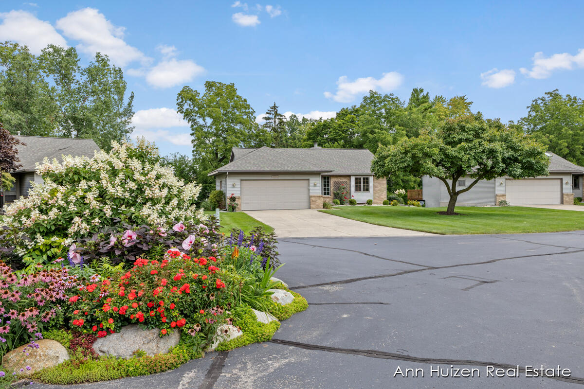4310 Crest Creek Court SW