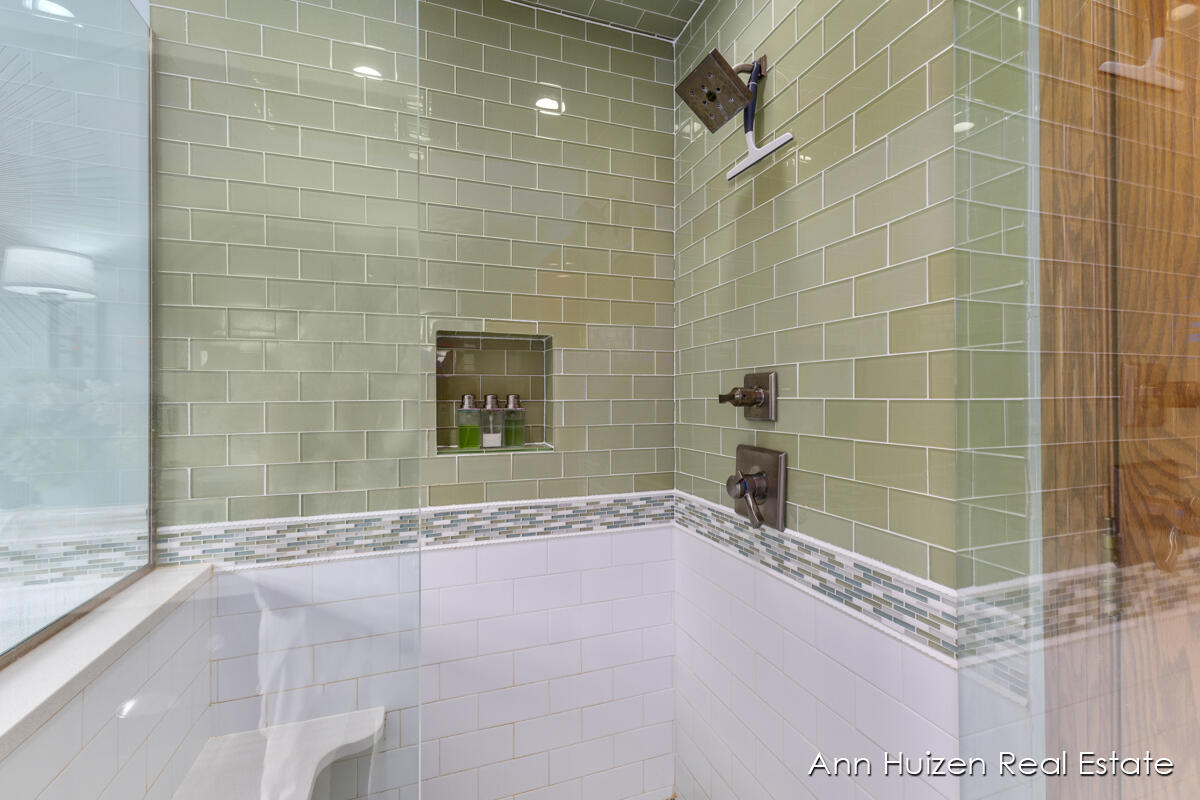 4310 Crest Creek Court SW