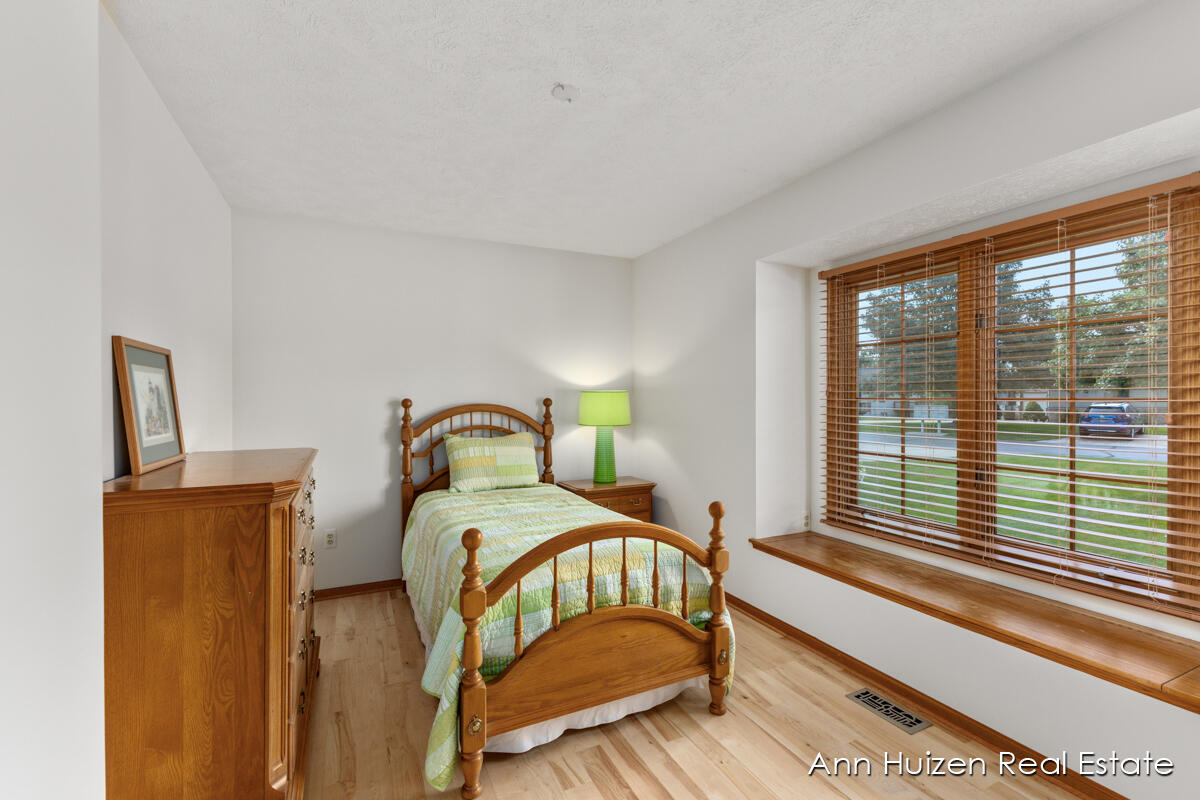 4310 Crest Creek Court SW