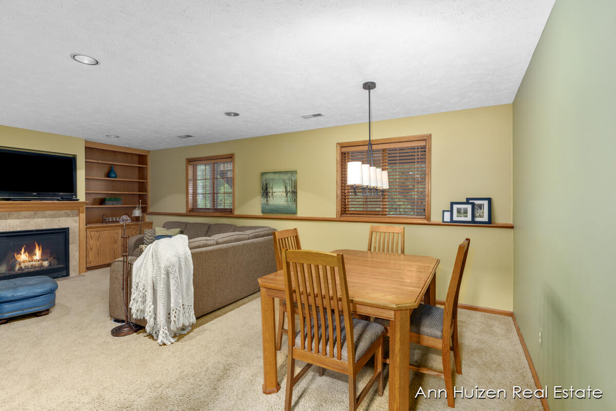 4310 Crest Creek Court SW
