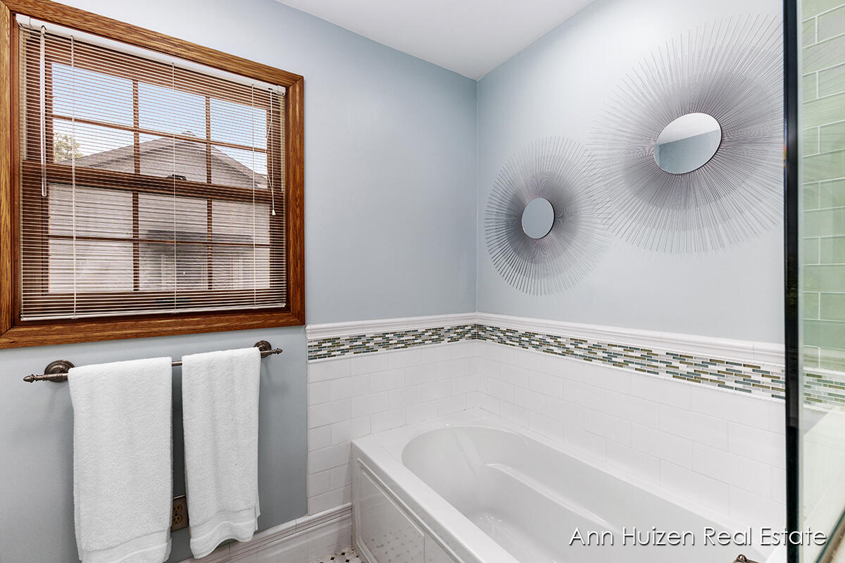 4310 Crest Creek Court SW