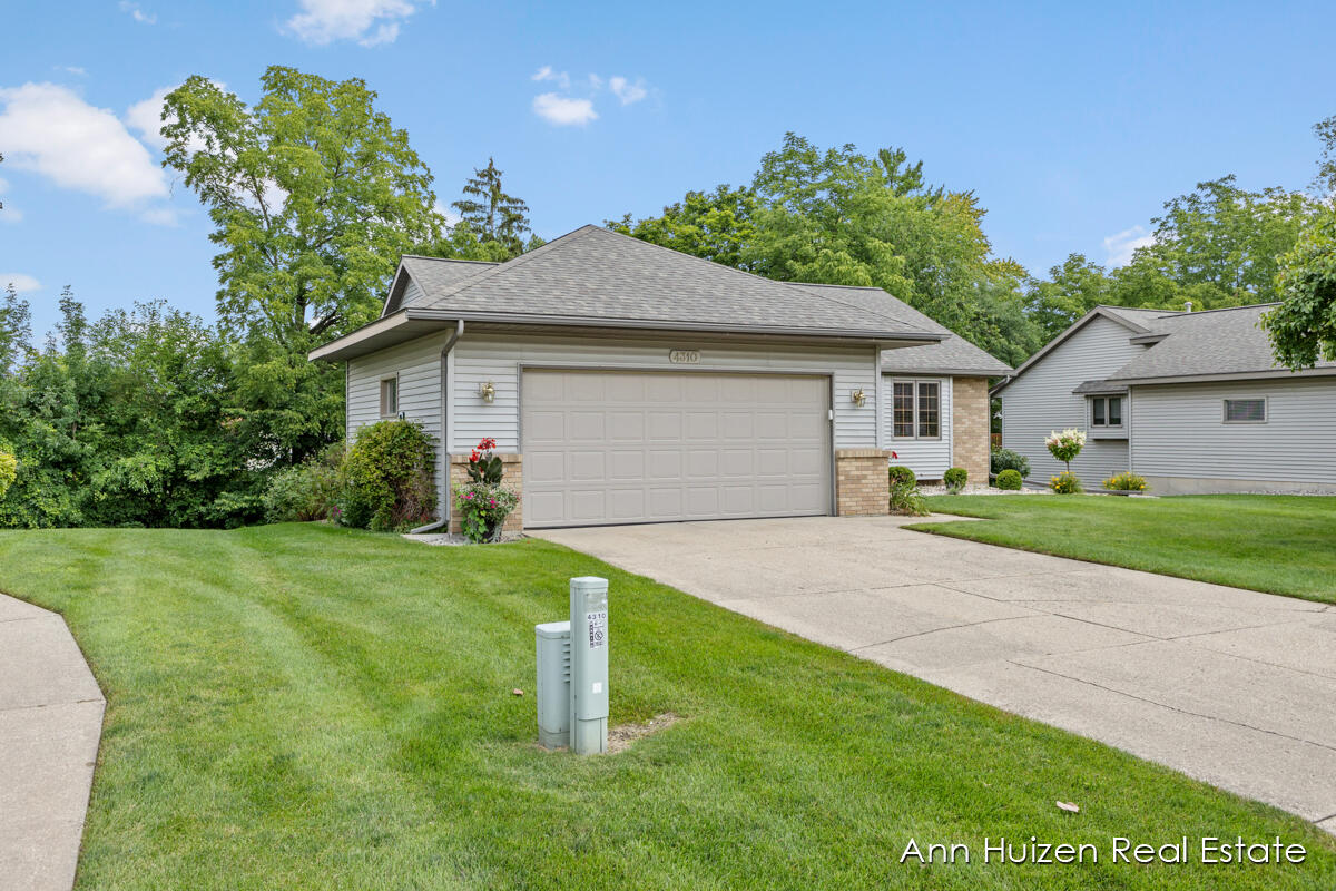 4310 Crest Creek Court SW