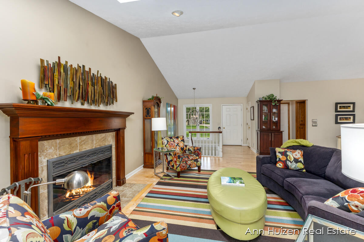 4310 Crest Creek Court SW