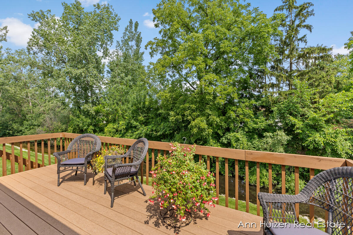 4310 Crest Creek Court SW