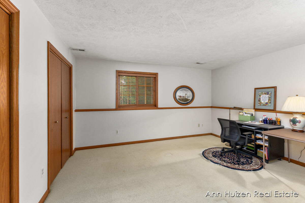 4310 Crest Creek Court SW