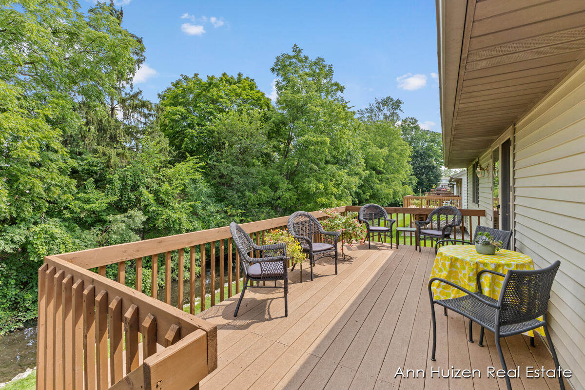 4310 Crest Creek Court SW
