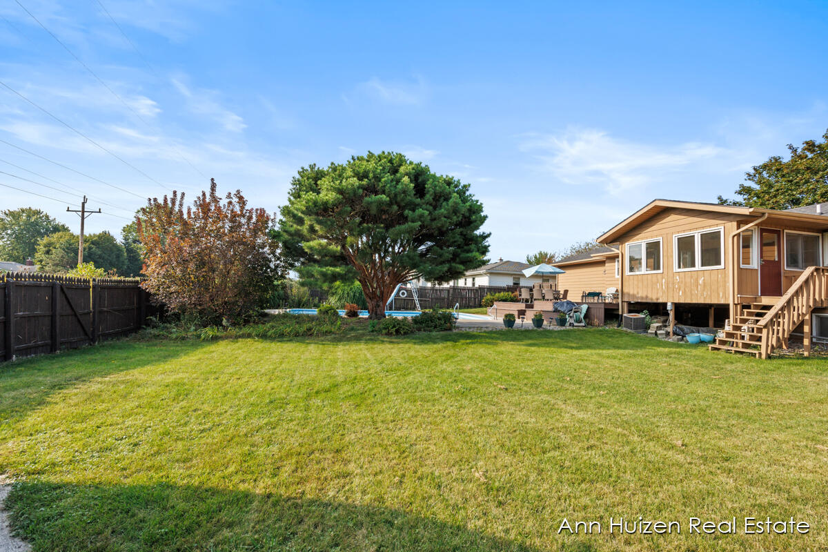 1256 Granada Drive NW