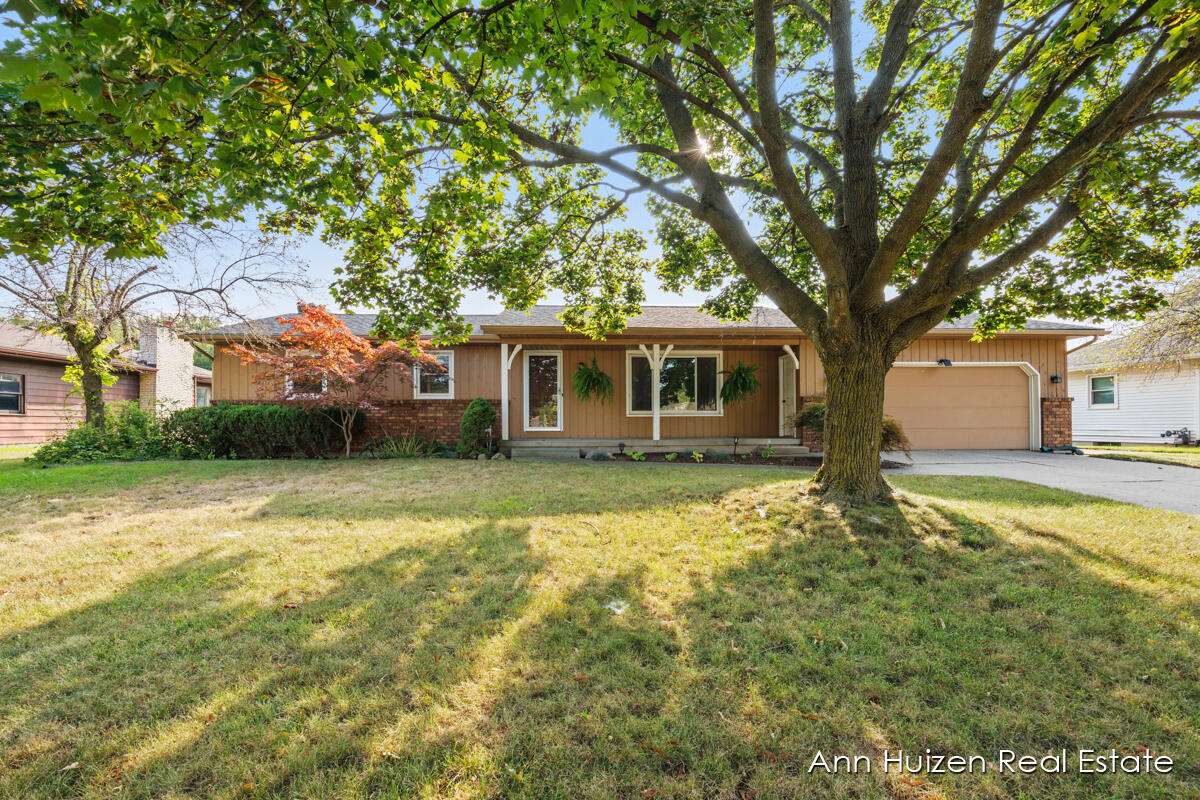 1256 Granada Drive NW