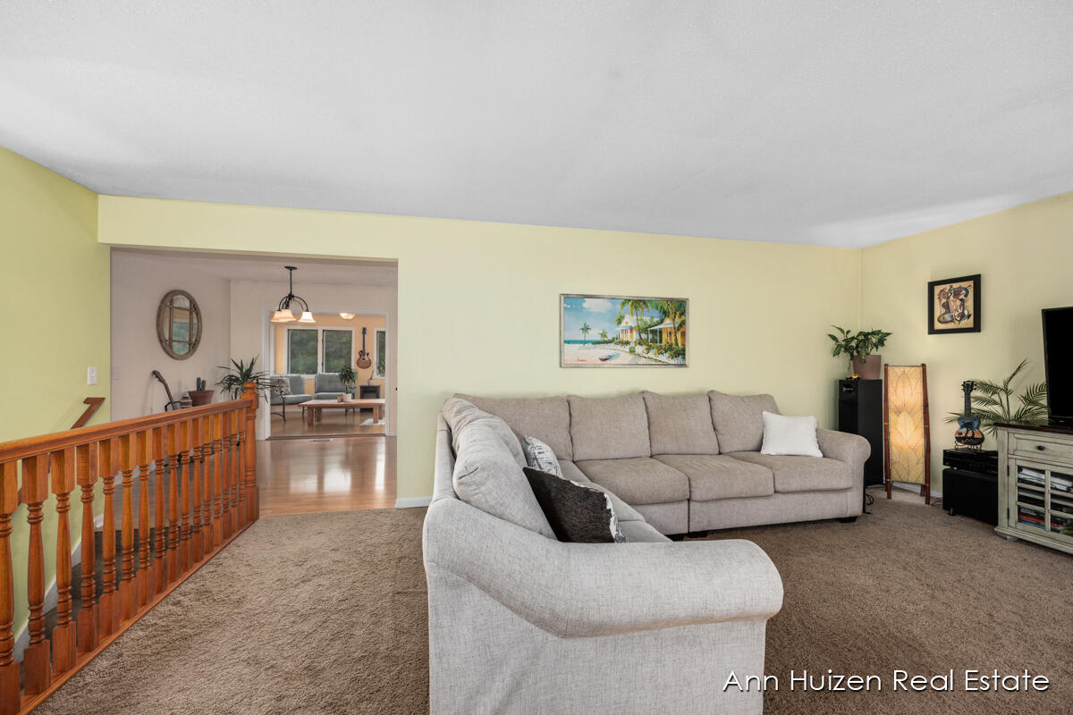 1256 Granada Drive NW