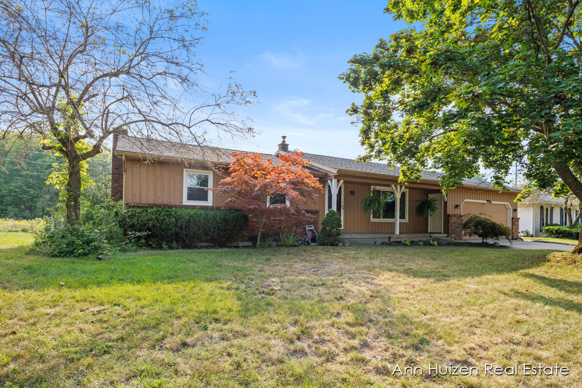1256 Granada Drive NW