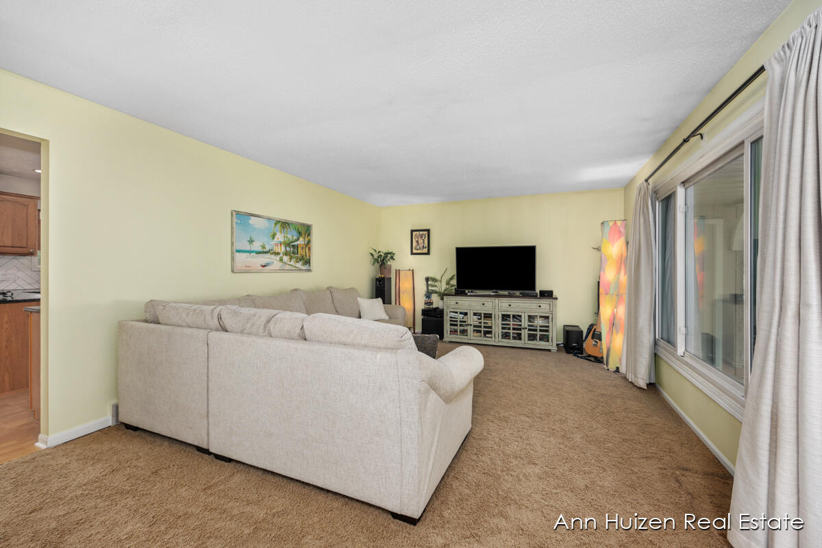 1256 Granada Drive NW
