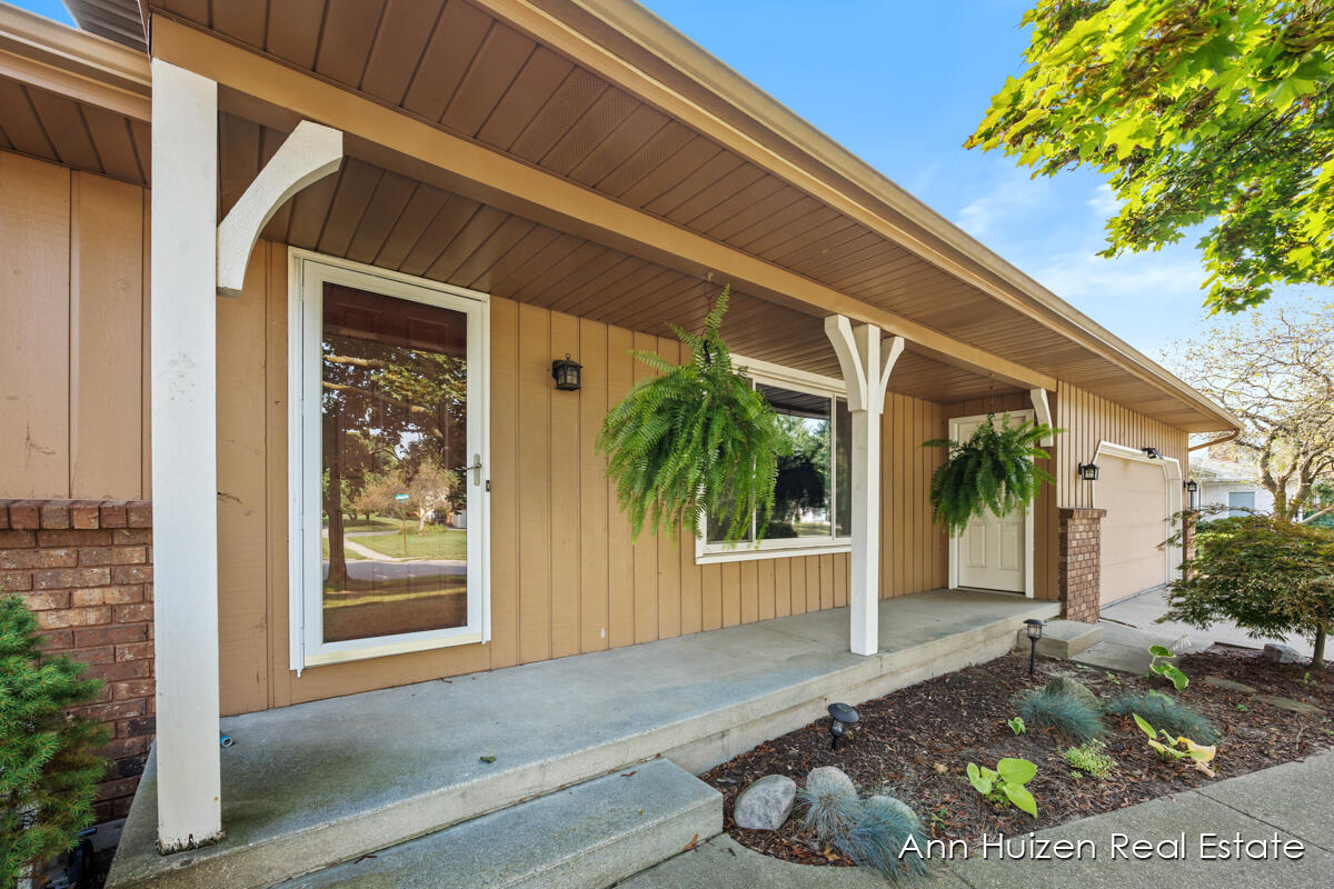 1256 Granada Drive NW